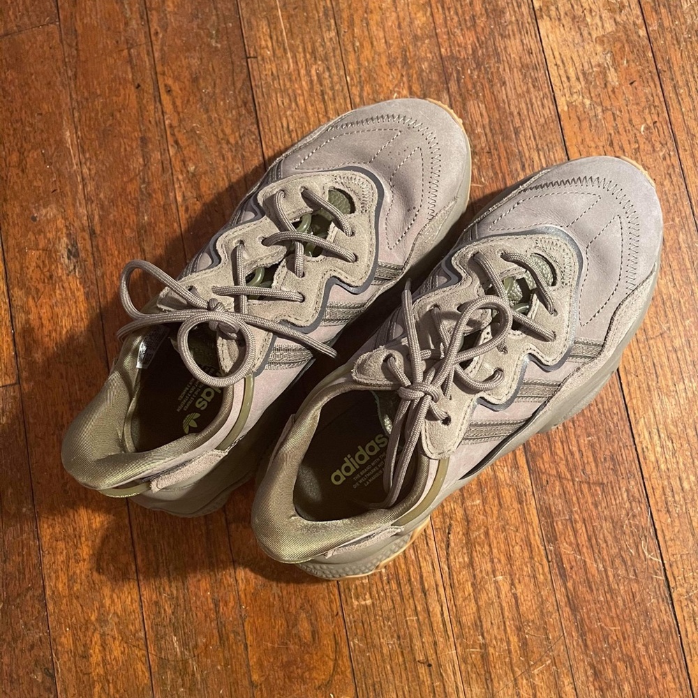 ADIDAS Ozweego trace cargo! M Size: 5/ W Size: 7